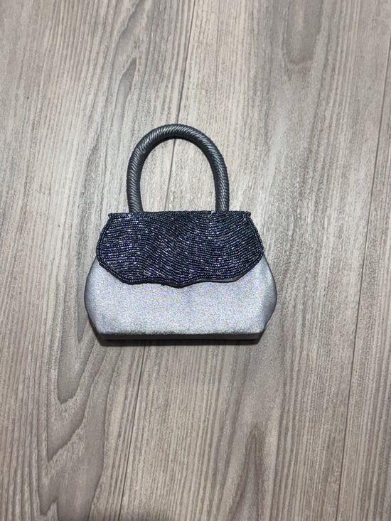 Bijoux Terner Handbags - Bijoux Terner Silver Gray Beaded Bag Purse